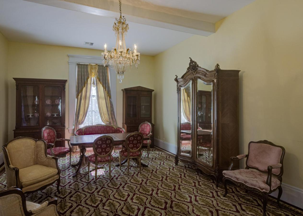 The At Cedar Grove 5*