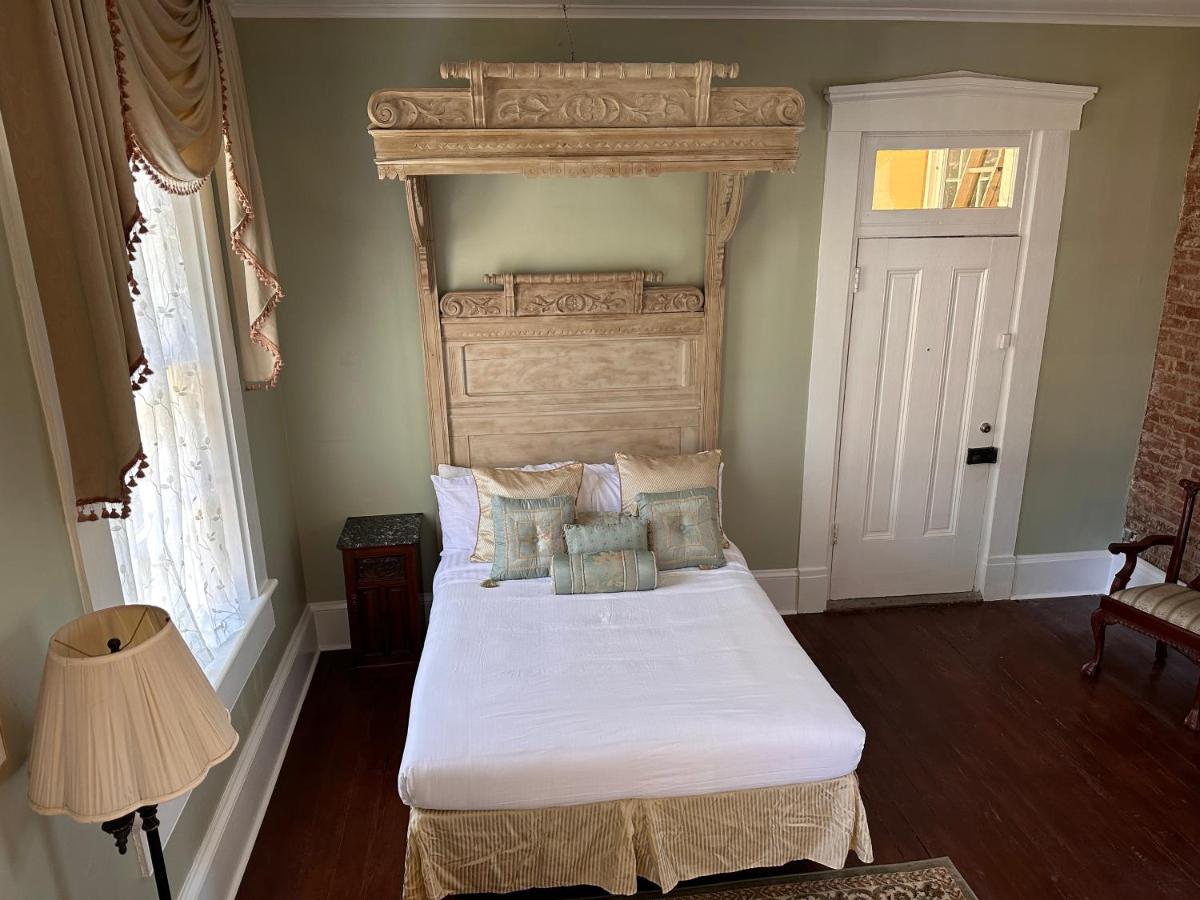 The At Cedar Grove 5*