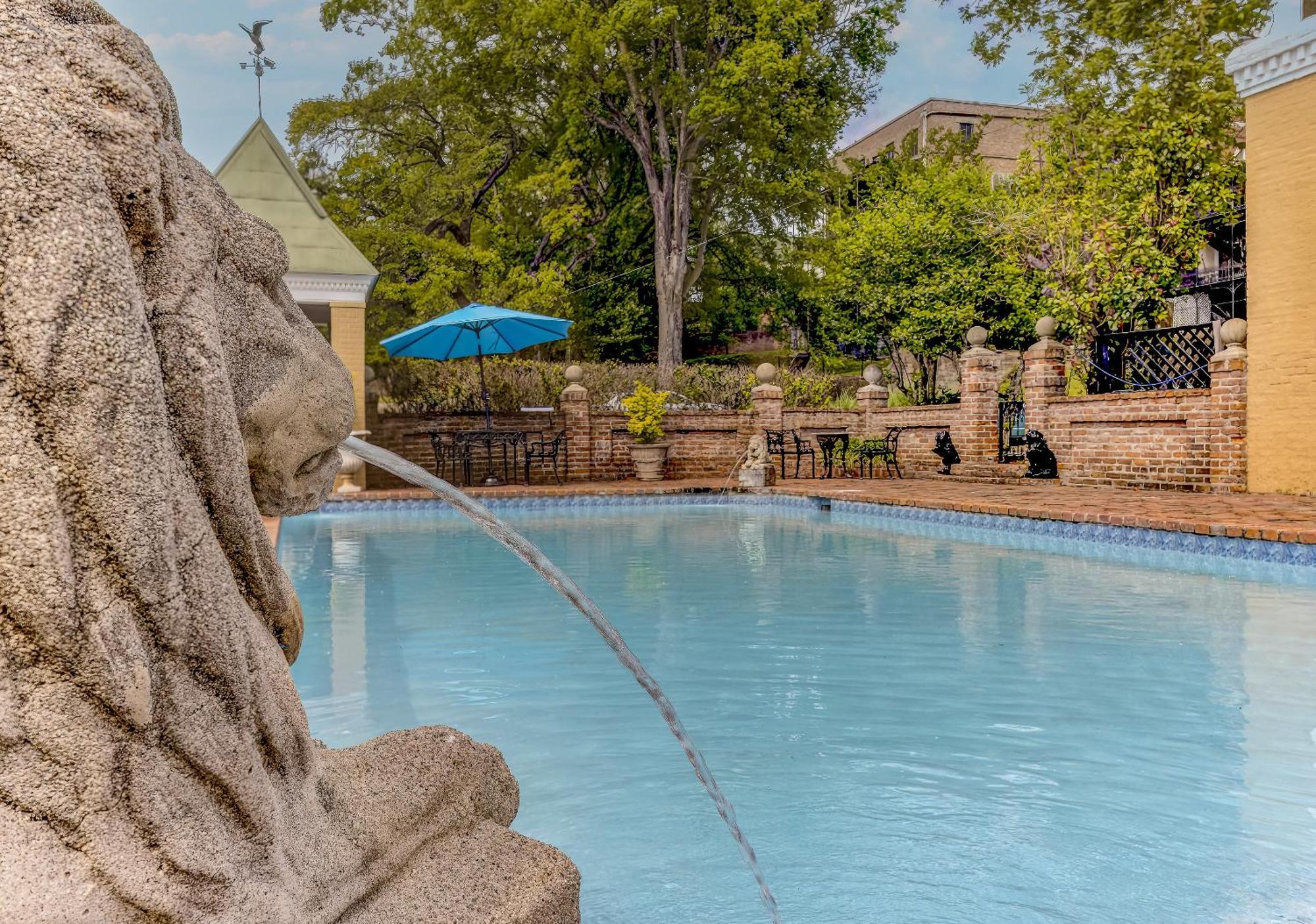 Hotel The At Cedar Grove