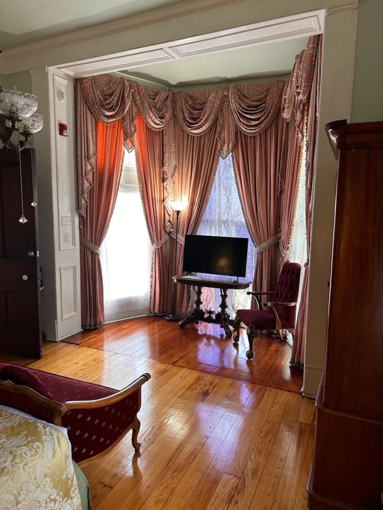 Hotel The At Cedar Grove
