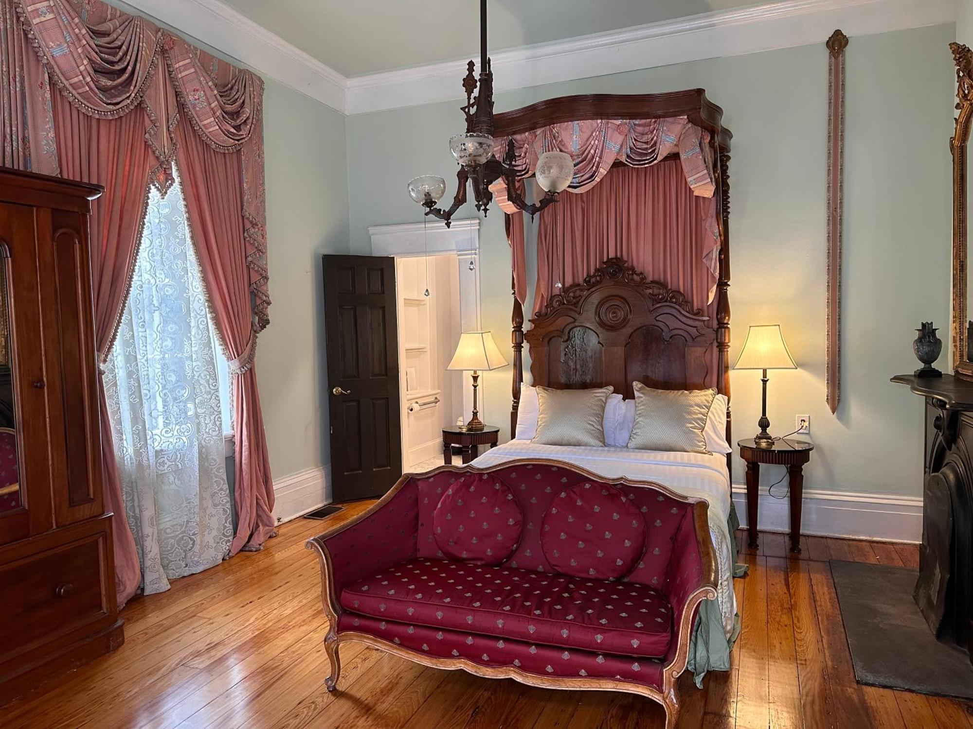 The At Cedar Grove 5*