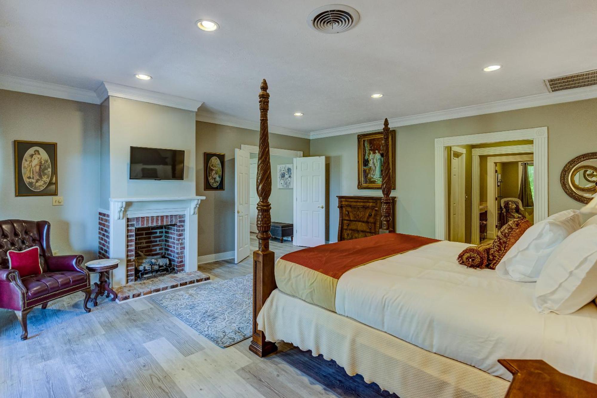 Hotel The At Cedar Grove