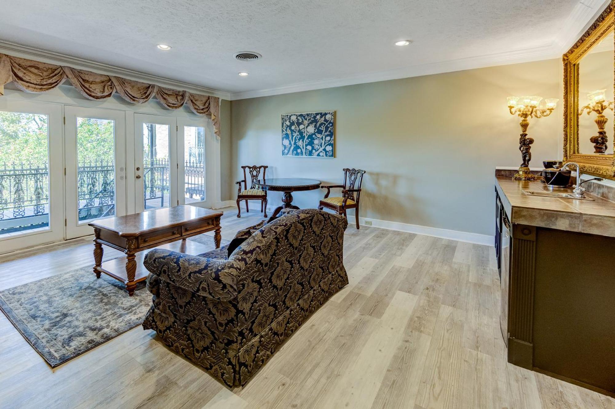 The At Cedar Grove 5*