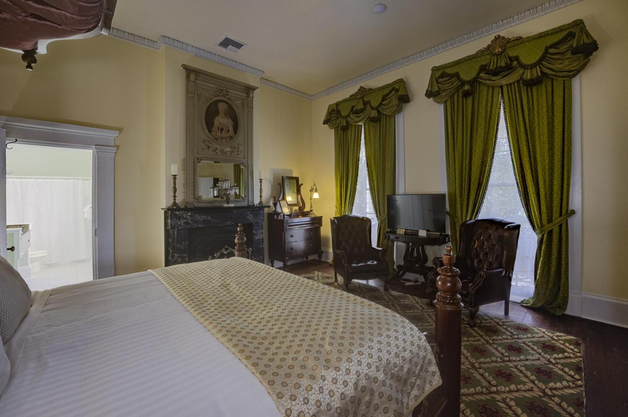 The At Cedar Grove Hotel Vicksburg